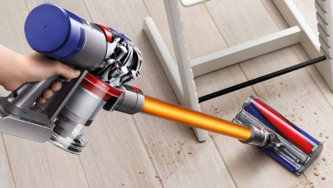 Dyson Is Going Nuts with the V8 Plus, the Cordless Vacuum All of the sudden Acquired Actually Low cost