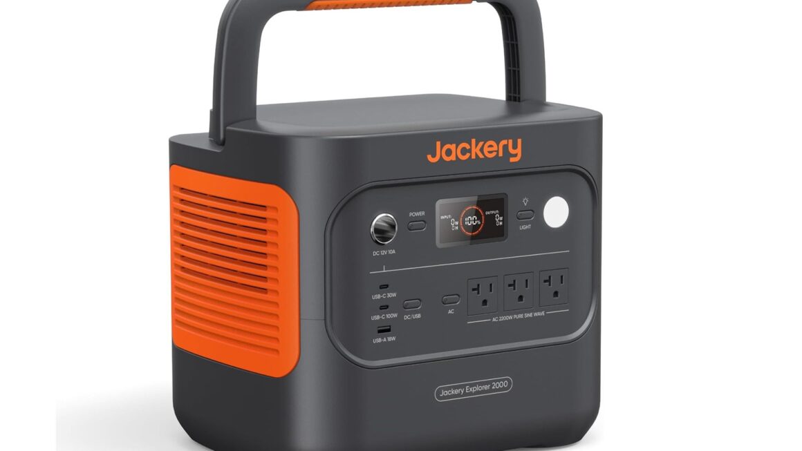 Jackery’s 2200W Energy Station Drops $700 on Amazon, Now Cheaper Than the Funds Mannequin