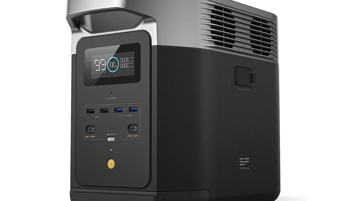 The EcoFlow Power Station Sells Out Every Hurricane Season, And It's Now Going for Pennies