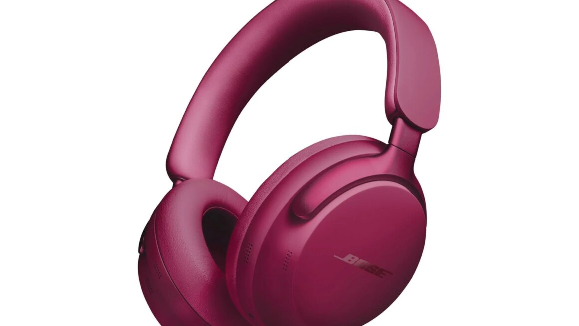 Bose QuietComfort Extremely Drops to New All-Time Low, Now Cheaper Than Primary QuietComfort Mannequin​