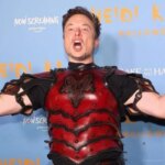Musk looking like an idiot.